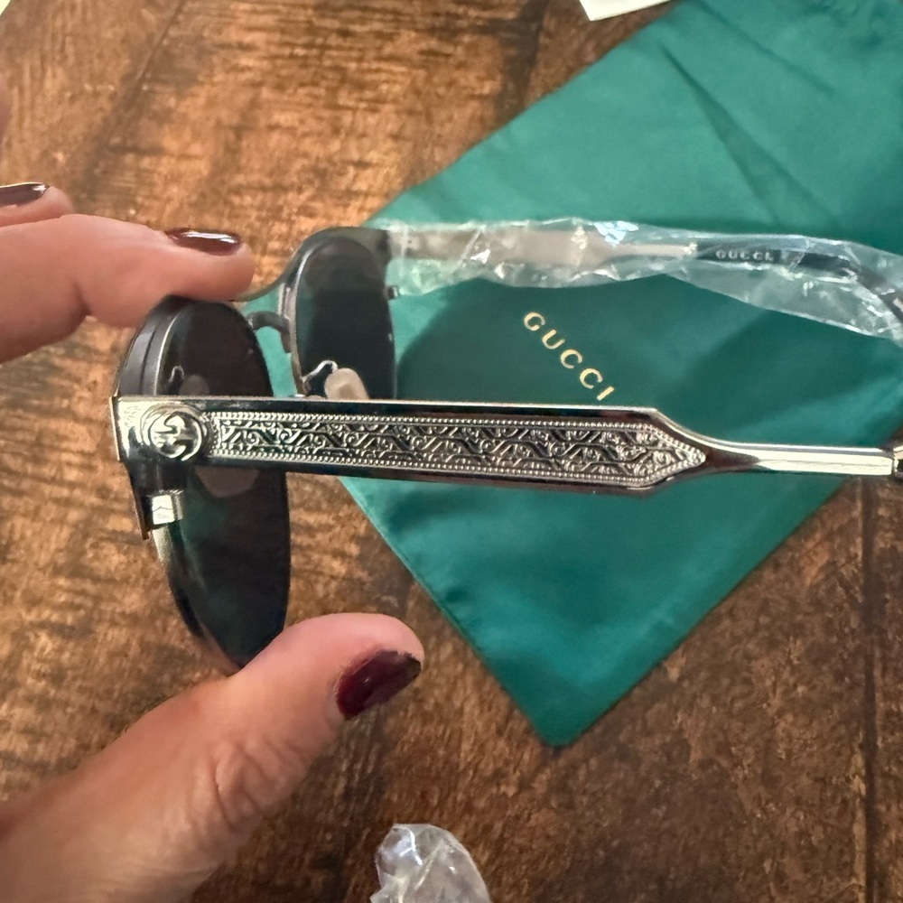Gucci Silver and Black Sunglasses - Picture 5 of 6